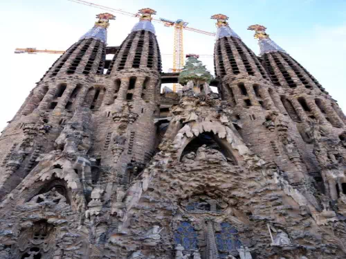 Sagrada Familia Skip the Line Ticket with Guided Tour and Optional Tower Access