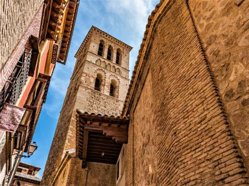 Toledo Guided Day Tour with 7 Monuments and Cathedral Visit
