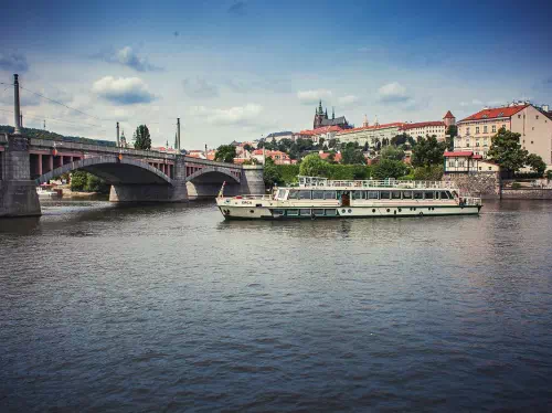 Prague Vltava River Cruise with Coffee and Cake