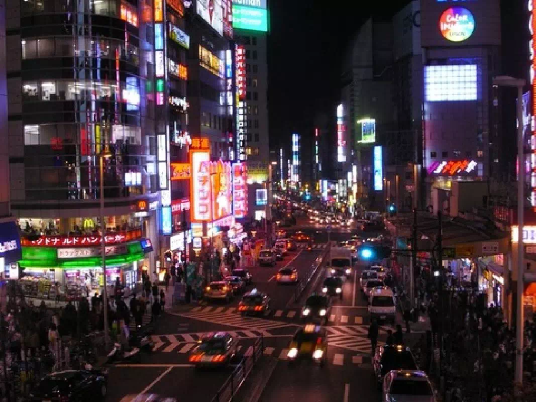 Private Shinjuku Night Tour with Robot Restaurant or Magic Bar Cuore Dinner