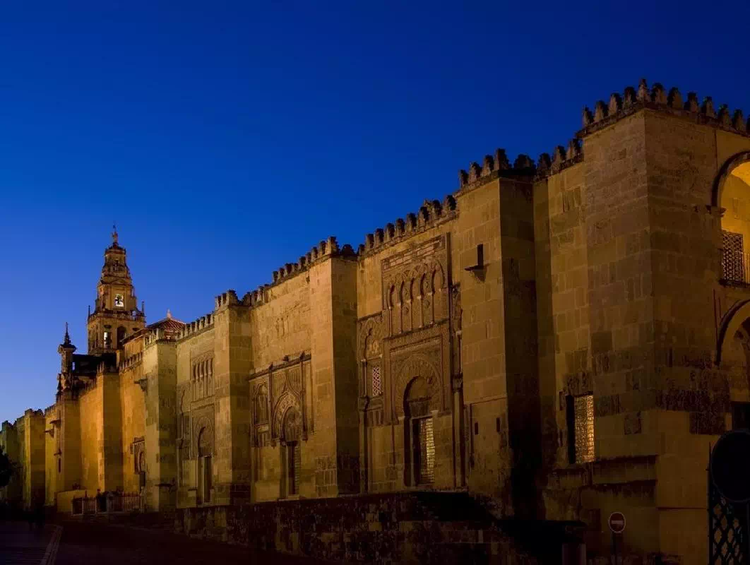 Cordoba Sunset Walking Tour with Local Guide