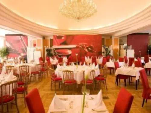Strauss and Mozart Classical Music Concert and Dinner at the Kursalon