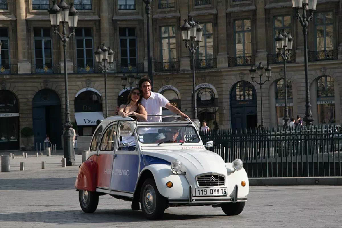 Romantic Paris City Tour by Open-Top Classic Car