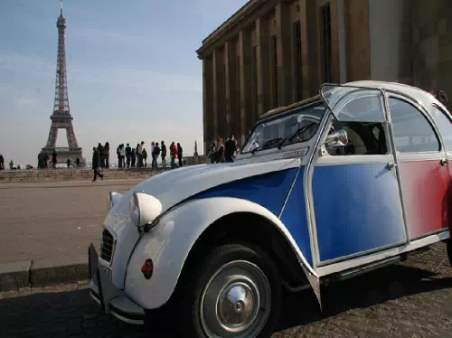 Romantic Paris City Tour by Open-Top Classic Car
