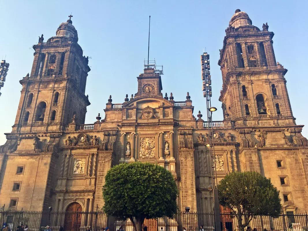 Historical Mexico City Walking Tour with Sweets Tasting