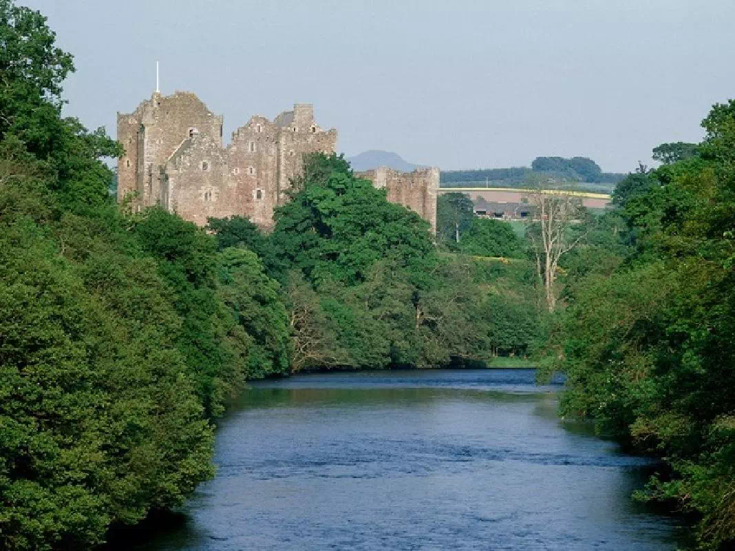 Castles and Lochs of the Western Highlands Day Tour from Edinburgh