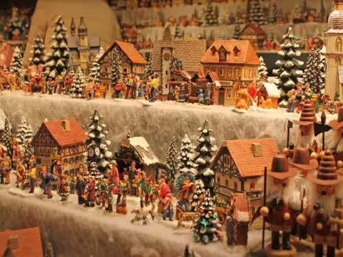 Salzburg Christmas Market & Silent Night Chapel Tour