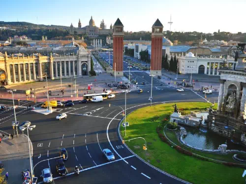 Barcelona Tour with Sagrada Familia, Park Guell & Casa Mila Skip the Line Entry