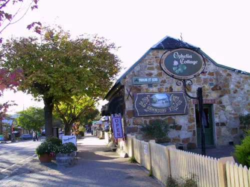 Adelaide Highlights with Hahndorf Tour and Optional Torrens River Cruise