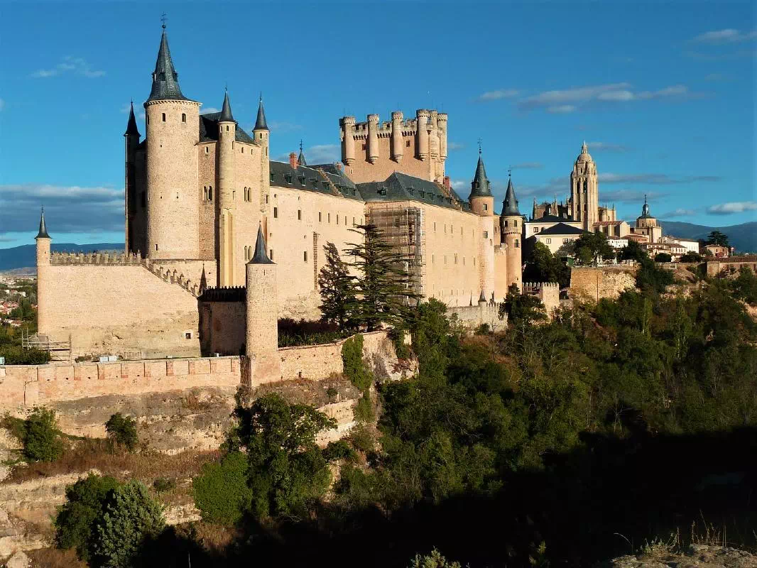 Segovia and Toledo One Day Tour with Segovia Fortress and Toledo Cathedral Entry