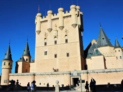 Segovia and Toledo One Day Tour with Segovia Fortress and Toledo Cathedral Entry