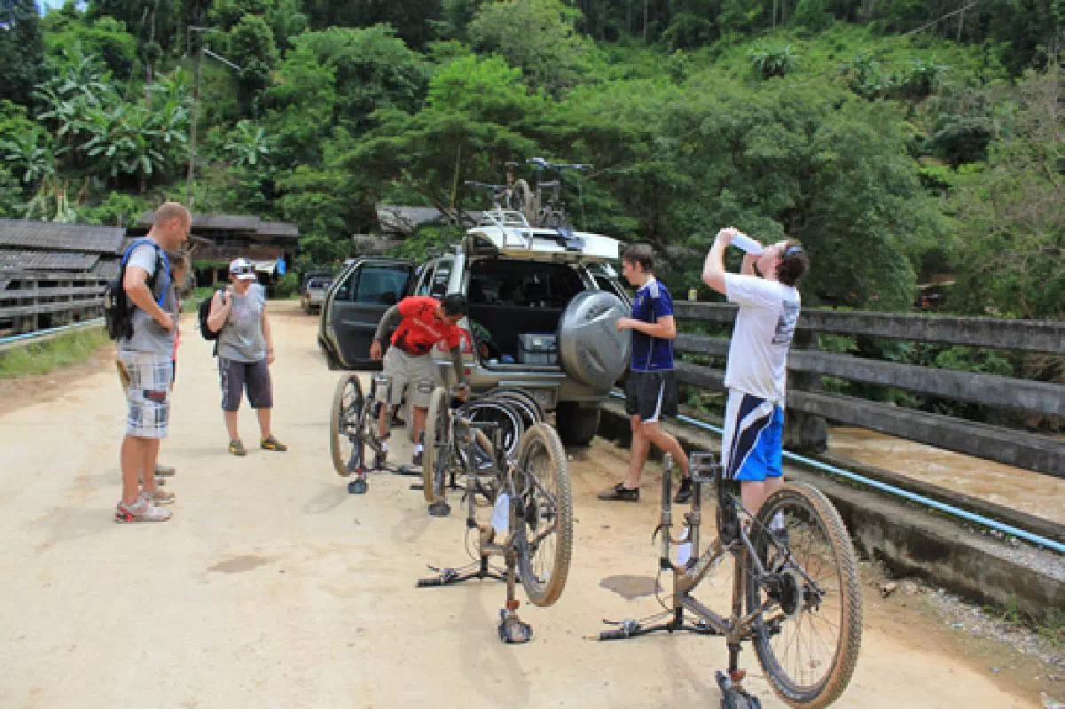 Mae Taeng Bike Tour and Raft Adventure from Chiang Mai