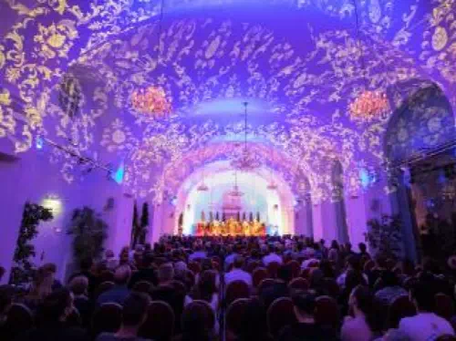 Vienna Schoenbrunn Palace Classical Concert with Tour and Dinner