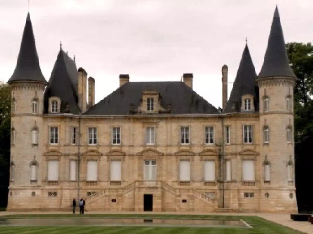 Medoc and Saint-Emilion Full Day Wine Tour from Bordeaux with Wine Tasting