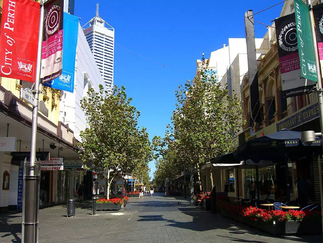 Grand Tour of Perth and Fremantle with Tram Ride and River Cruise