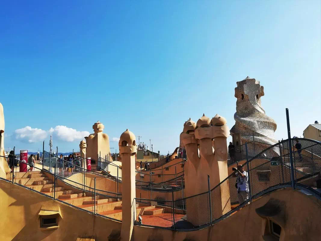 Barcelona Park Guell, La Pedrera and Casa Batllo Tour with Sagrada Familia Tower