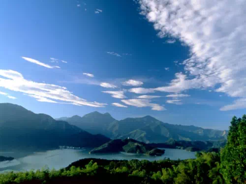 Sun Moon Lake, Puli & Lukang Overnight Tour from Taipei with Hotel Accommodation