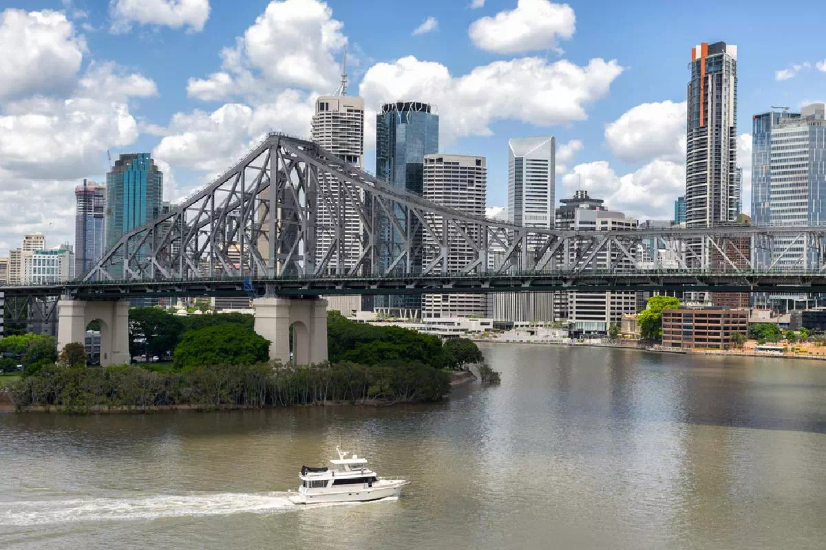 Full Day Brisbane City Tour with River Cruise and Mt. Coot-tha Lookout Visit