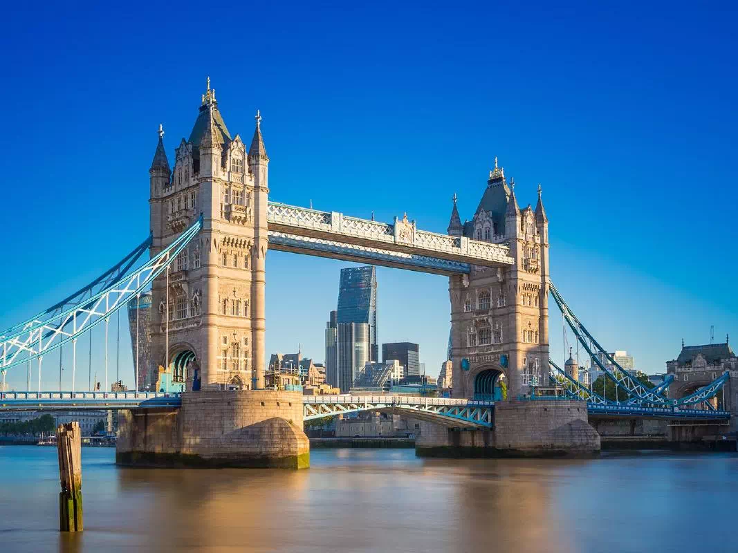 Paris to London Day Trip by Eurostar with Bus Tour and River Thames Cruise