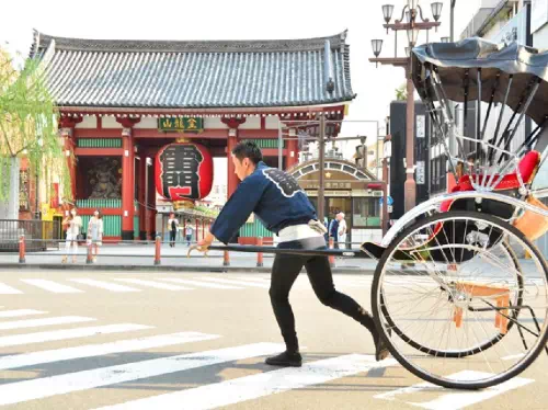 Tour of Asakusa's Best Spots by Rickshaw