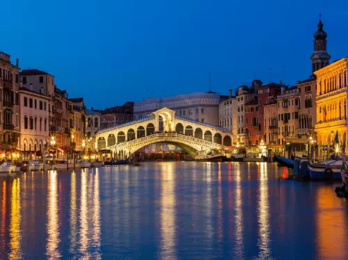 Venice Private Evening Gondola Ride with Romantic Serenade