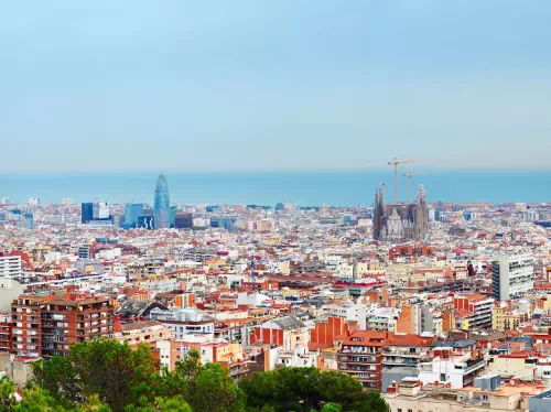 Barcelona Barrios Tapas and Wine Tasting Small Group Tour 