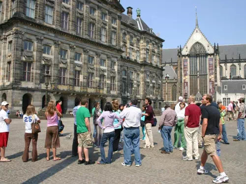 Amsterdam Private Walking Tour with Canal Cruise 
