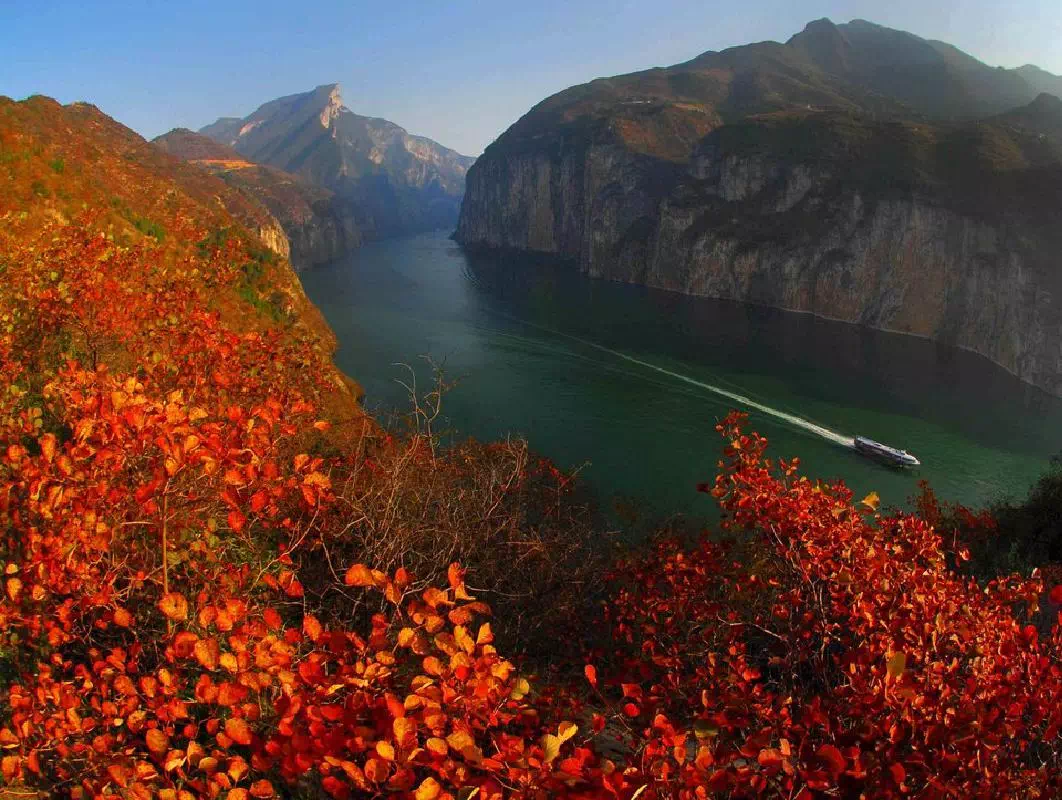 Yangtze River Three Gorges 4 Day Tour by Super 5-Star Yangtze Gold Cruise 