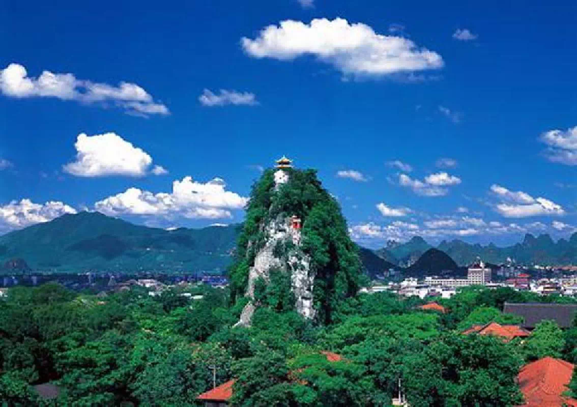 Private Full Day Tour of Guilin's Highlights with Lunch