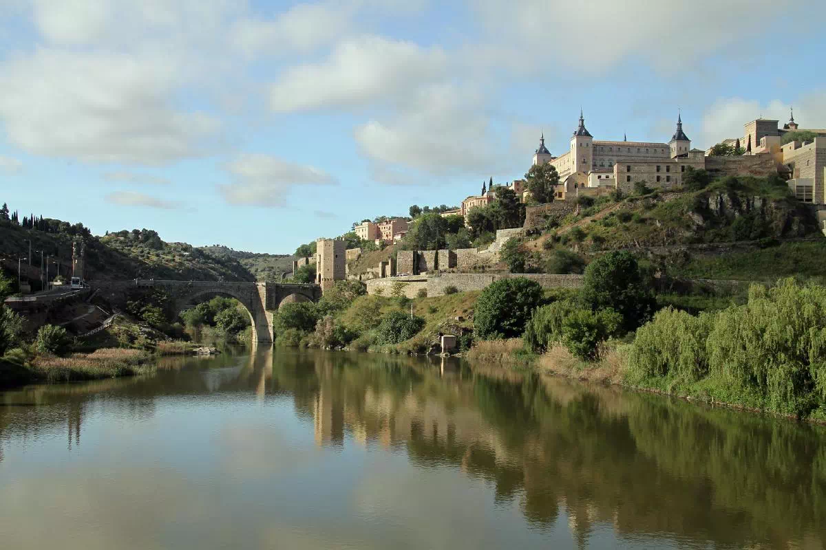 Private Toledo City Tour with VIP Access to Toledo Cathedral & St. Tome Church