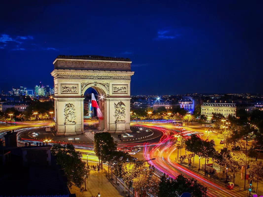 Paris Night Tour with Skip the Line Eiffel Tower and Seine River Cruise