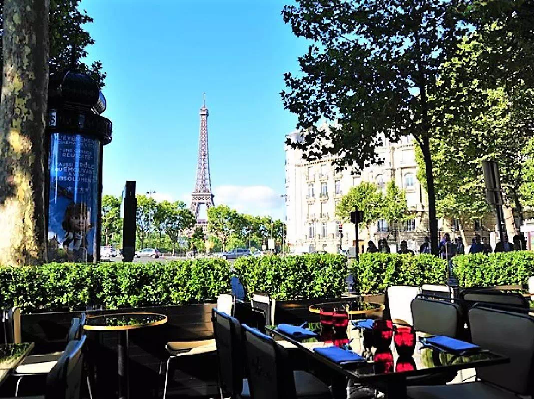 Chez Francis Brasserie: Set Menu Offer near the Eiffel Tower