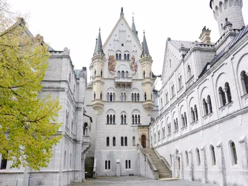 Private Neuschwanstein Castle and Linderhof Palace Tour from Munich