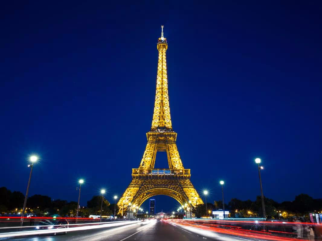 Paris Night City Tour, Seine River Cruise and Dinner at Champs-Elysees