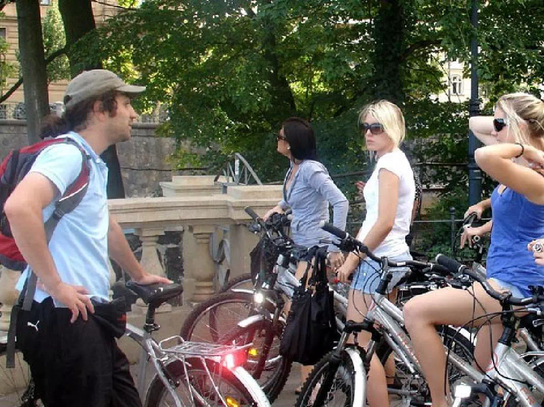 Prague Guided City Tour by Bike