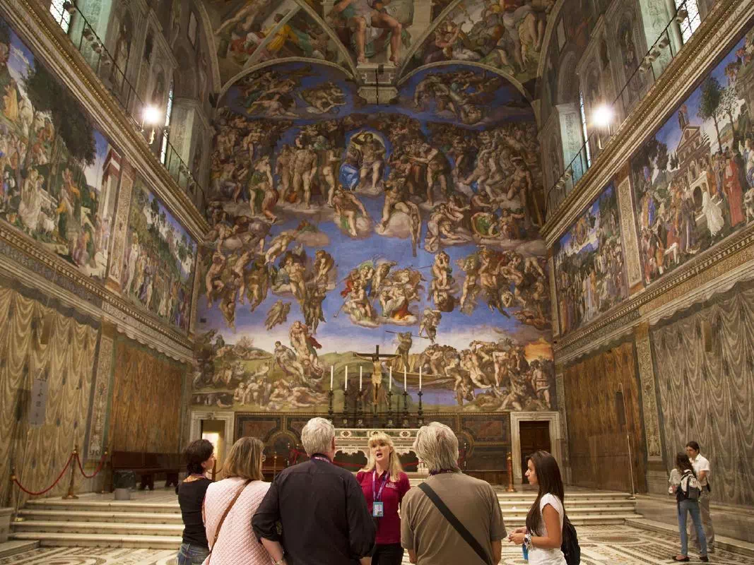 Early Access Sistine Chapel Tour with St Peter's Basilica and Vatican Tombs