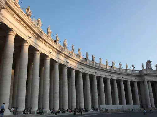Early Access Sistine Chapel Tour with St Peter's Basilica and Vatican Tombs