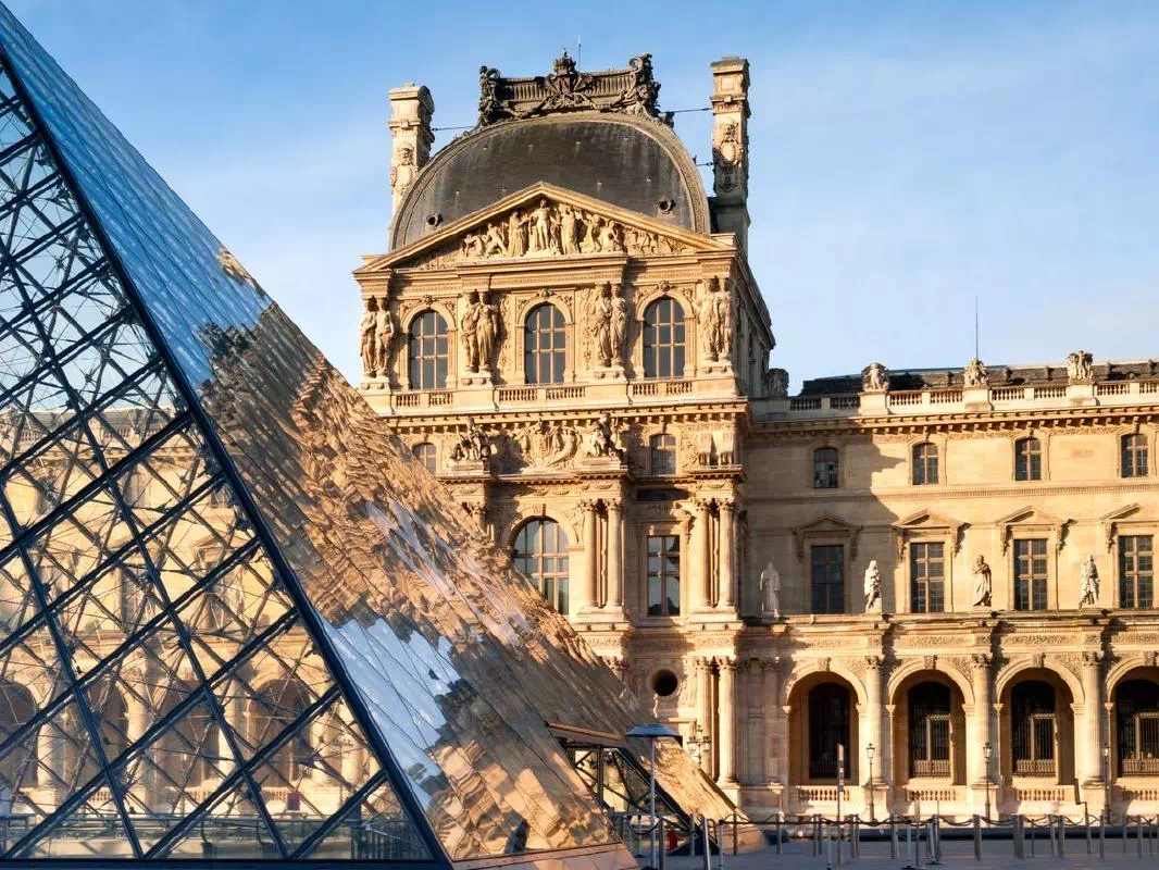 Paris Highlights 2-Hour Guided Walking Tour