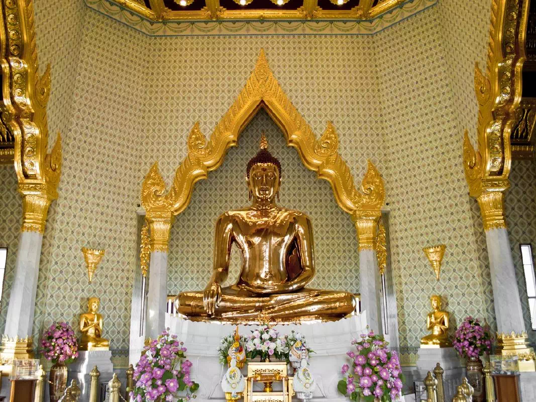 Bangkok Temple Tour with Wat Arun Visit and Street Food Tasting
