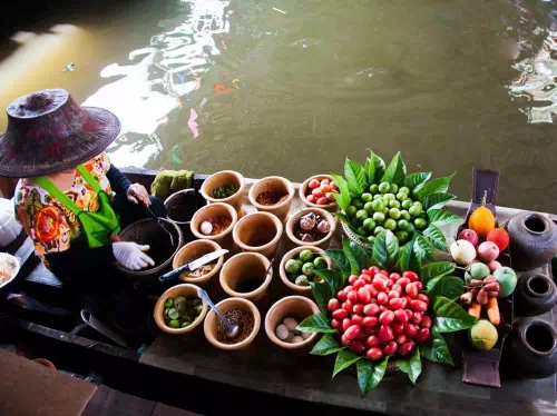Bangkok Taling Chan Floating Market Half Day Tour with Artist's House Visit