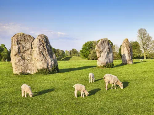 Stonehenge Inner Circle Tour from London Evening Access and Avebury Guided Tour