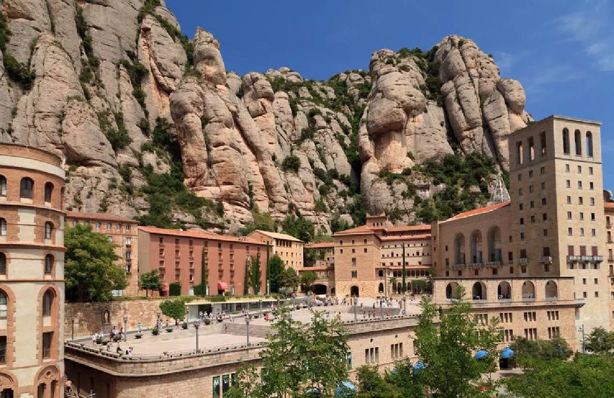 Early Access Montserrat Monastery Tour from Barcelona