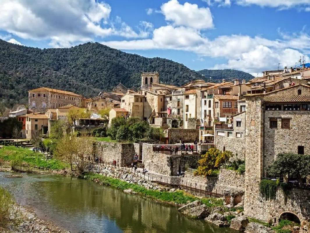 Catalonia Medieval Villages Full Day Guided Tour from Barcelona
