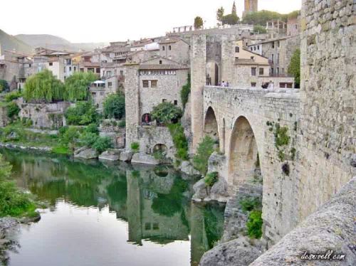 Catalonia Medieval Villages Full Day Guided Tour from Barcelona