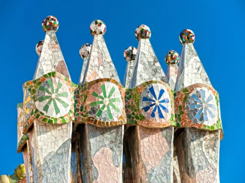 Barcelona Gaudi Tour with Sagrada Familia and Casa Batllo Skip-the-Line Tickets