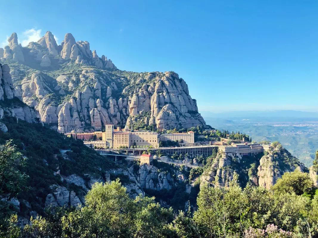 Montserrat and Pares Balta Winery Small Group Tour from Barcelona