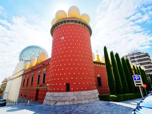 Small Group Dali Museum and Costa Brava from Barcelona Day Trip
