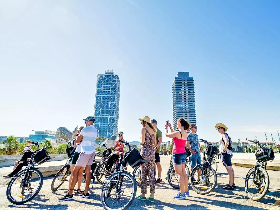 Barcelona Electric Bike Tour with Wine and Tapas Tasting 