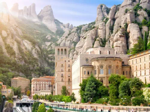 Montserrat 4-hour Hike, Funicular Ride and Monastery Visit Small Group Tour