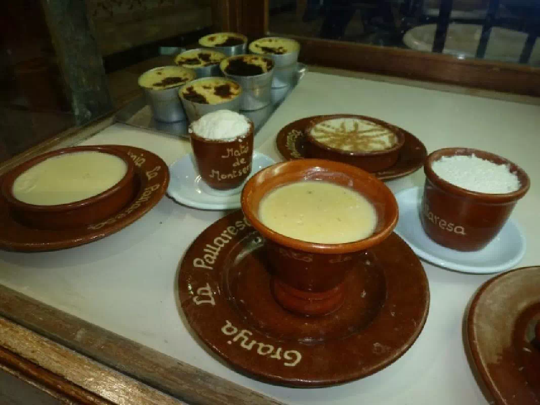 Traditional Spanish Tapas Small Group Walking Tour in Barcelona
